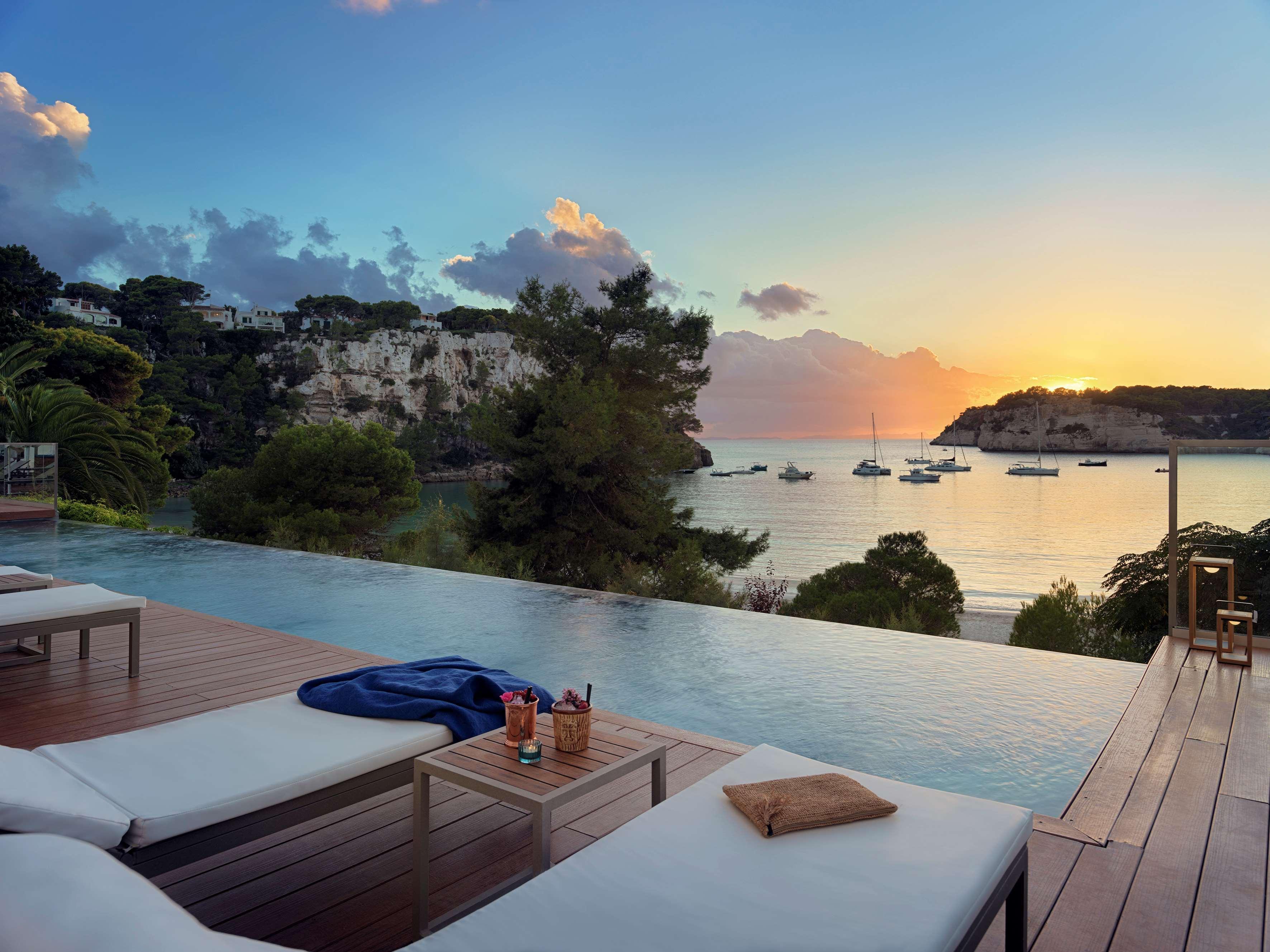 Melia Cala Galdana Hotel Cala Galdana  Exterior photo Sunset at the hotel