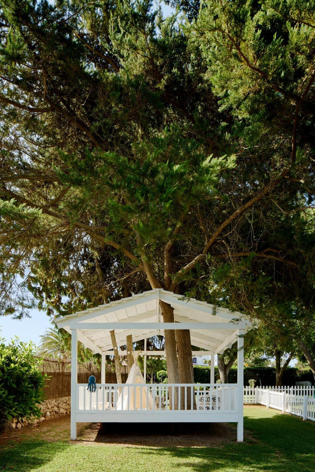 Melia Cala Galdana Hotel Cala Galdana  Exterior photo A sukkah in Jerusalem