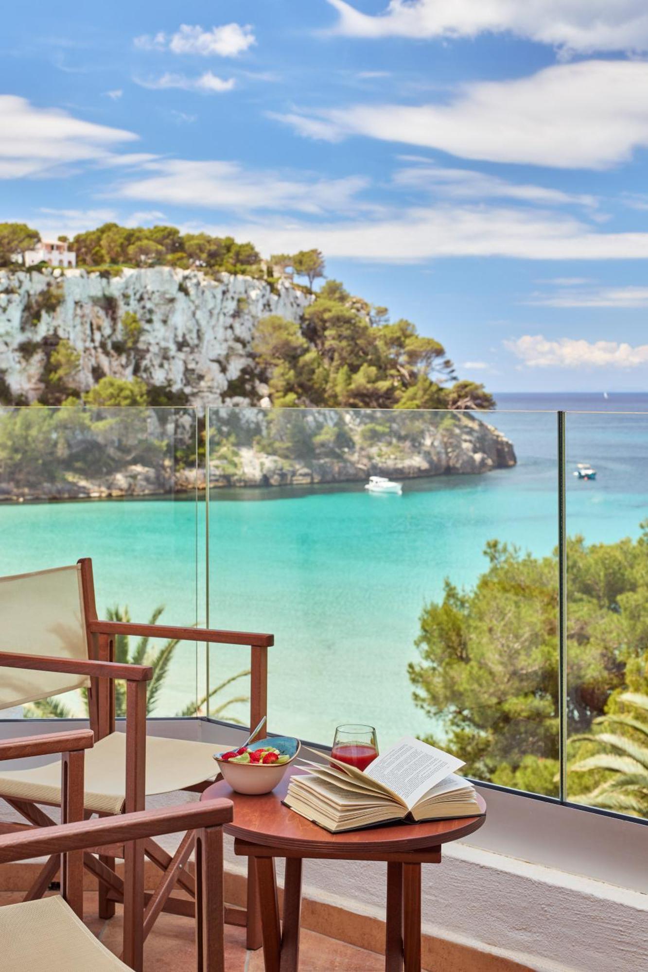 Melia Cala Galdana Hotel Cala Galdana  Exterior photo A glass balustrade