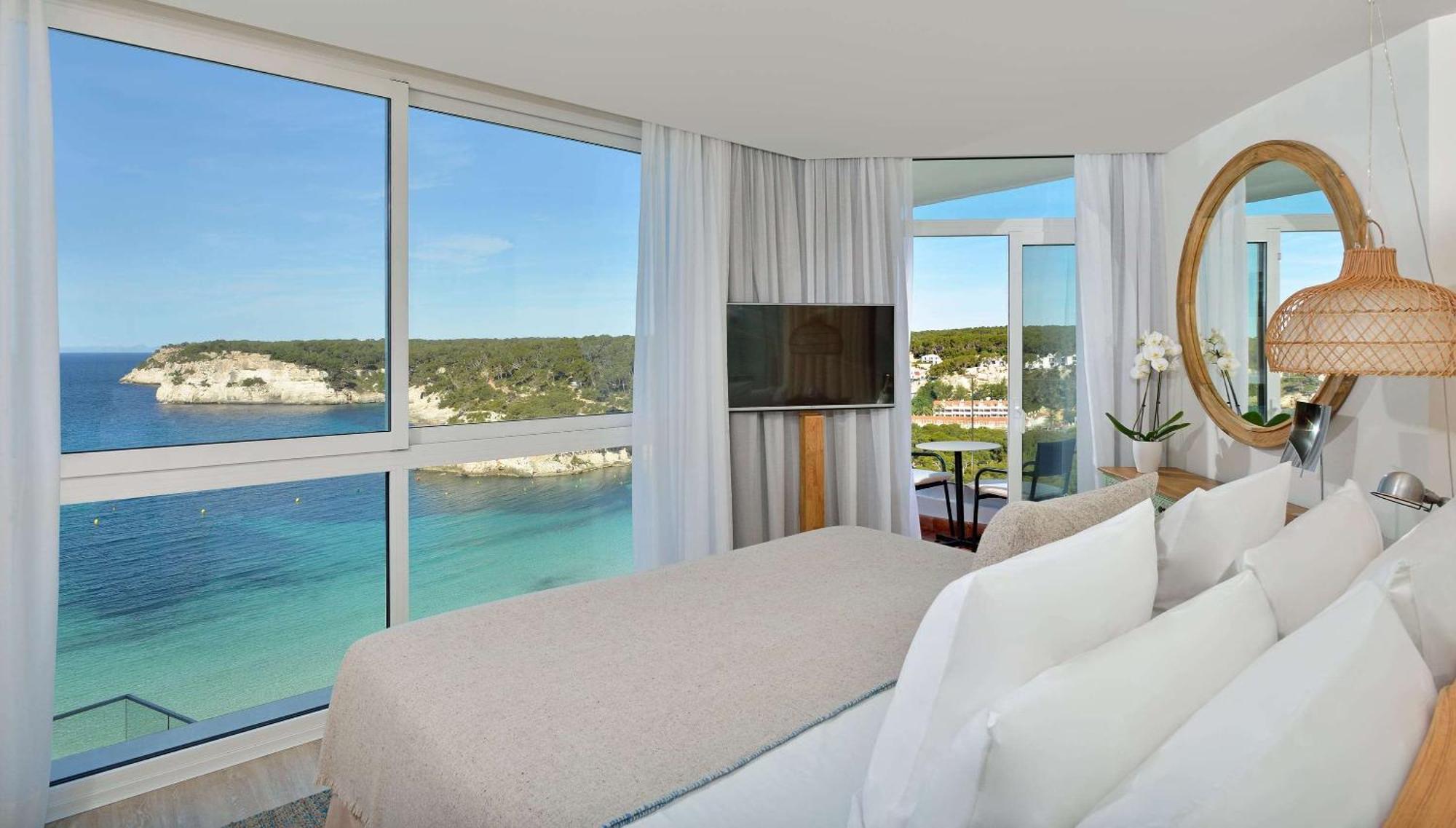 Melia Cala Galdana Hotel Cala Galdana  Exterior photo A room at the hotel